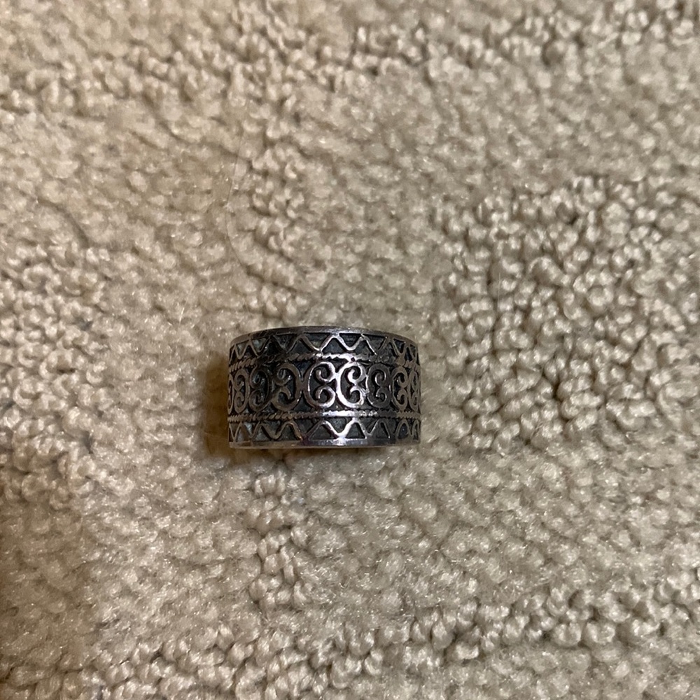 Silver ring - engraved band - Picture 1 of 3